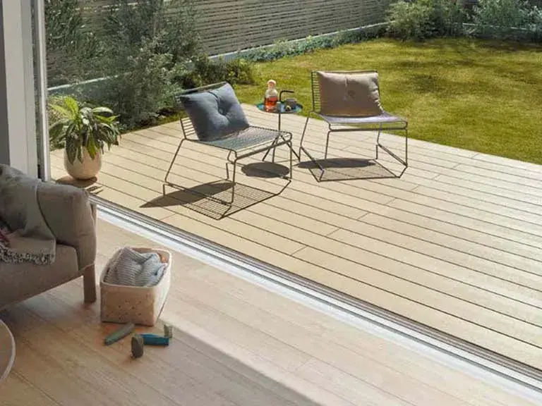 LIXIL/樹ら楽ステージ/ペールウッド