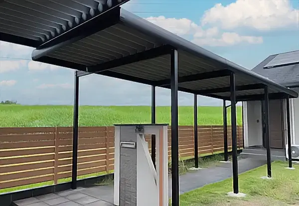 玄関まで濡れない