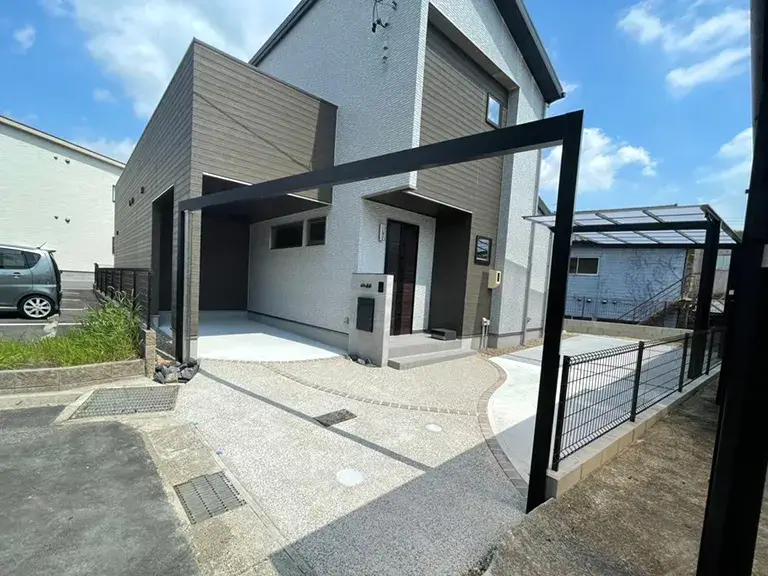 外構駐車場工事コンクリート&目地レンガ施工例