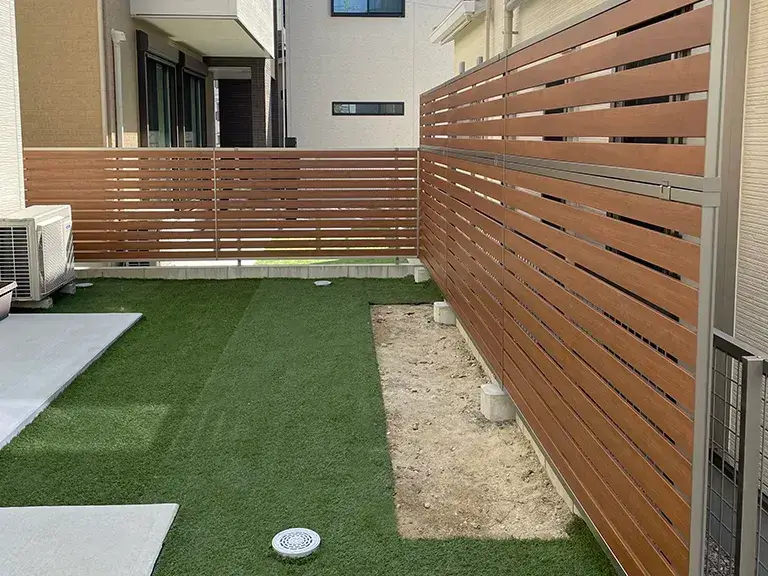 庭まわり目隠しフェンス施工例