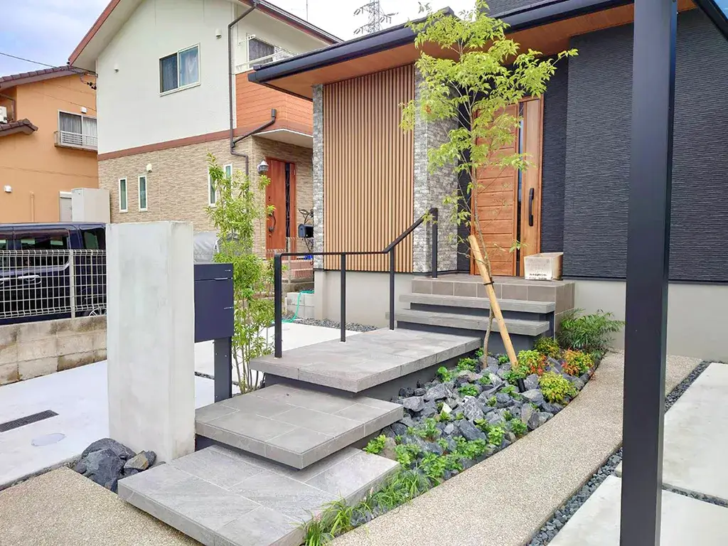 新築外構玄関アプローチ施工例