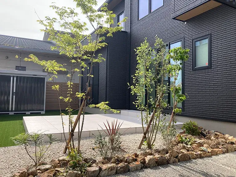 植栽&タイルデッキ施工例