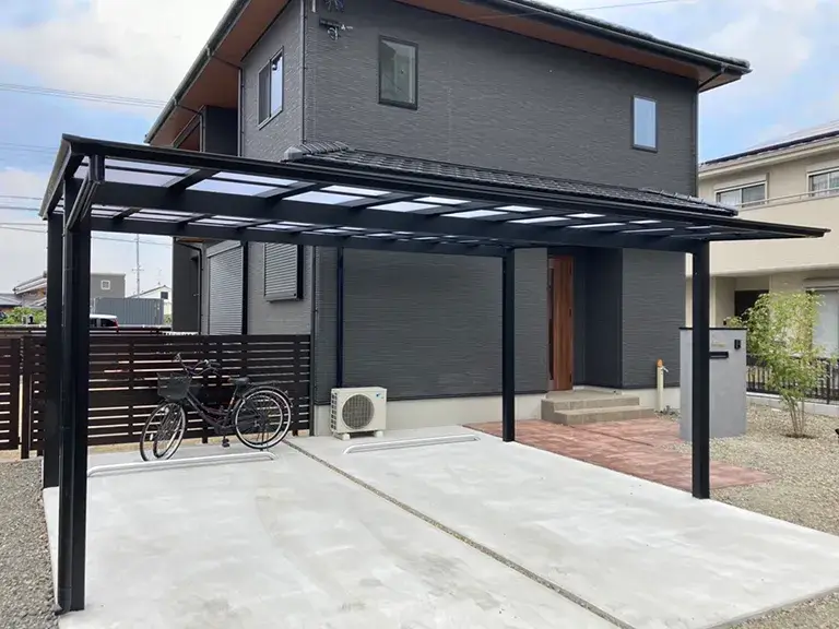 ポリカボネイト仕様カーポート施工例