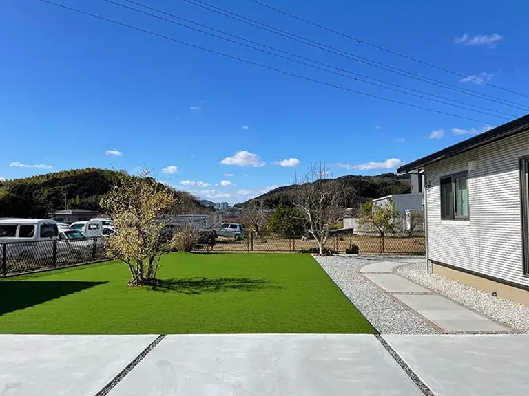 ガーテリア新築外構人工芝施工例