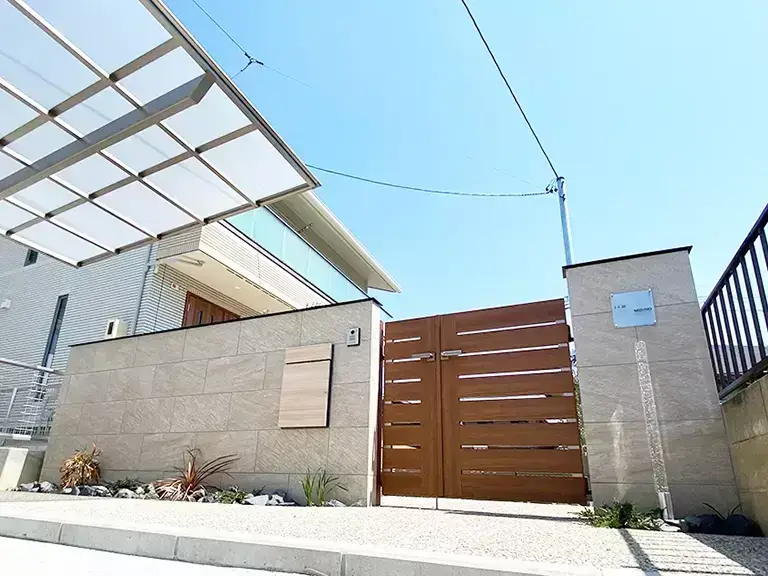 ガーテリア新築外構門扉・門塀施工例