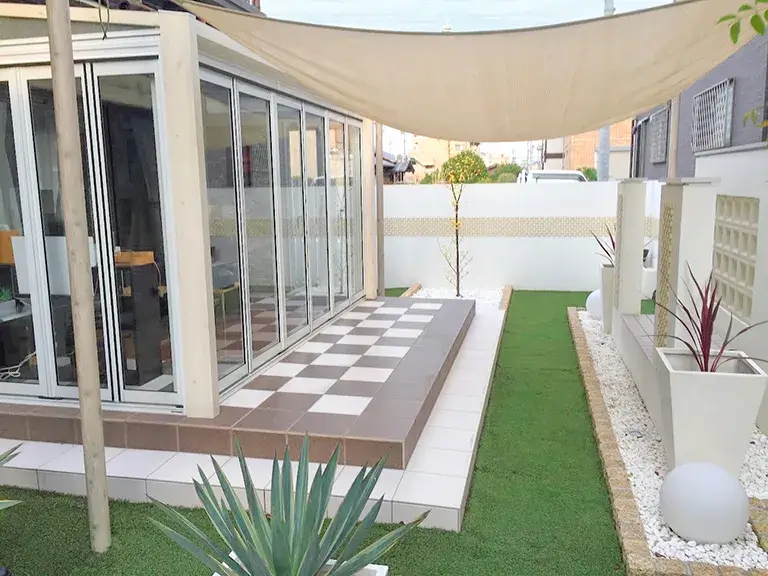 ガーテリア新築外構タイルデッキ施工例