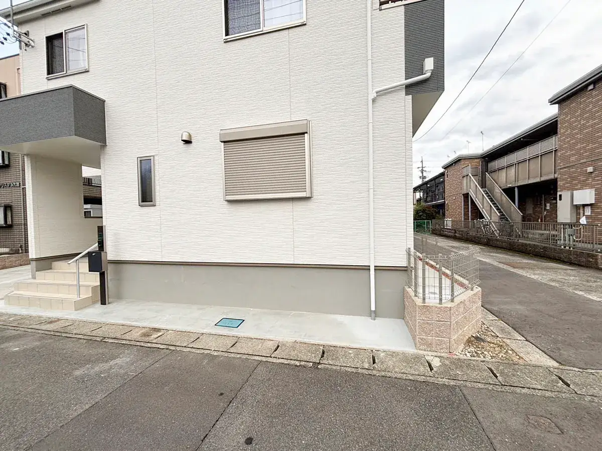 ガーテリア駐車場雑草対策工事施工例