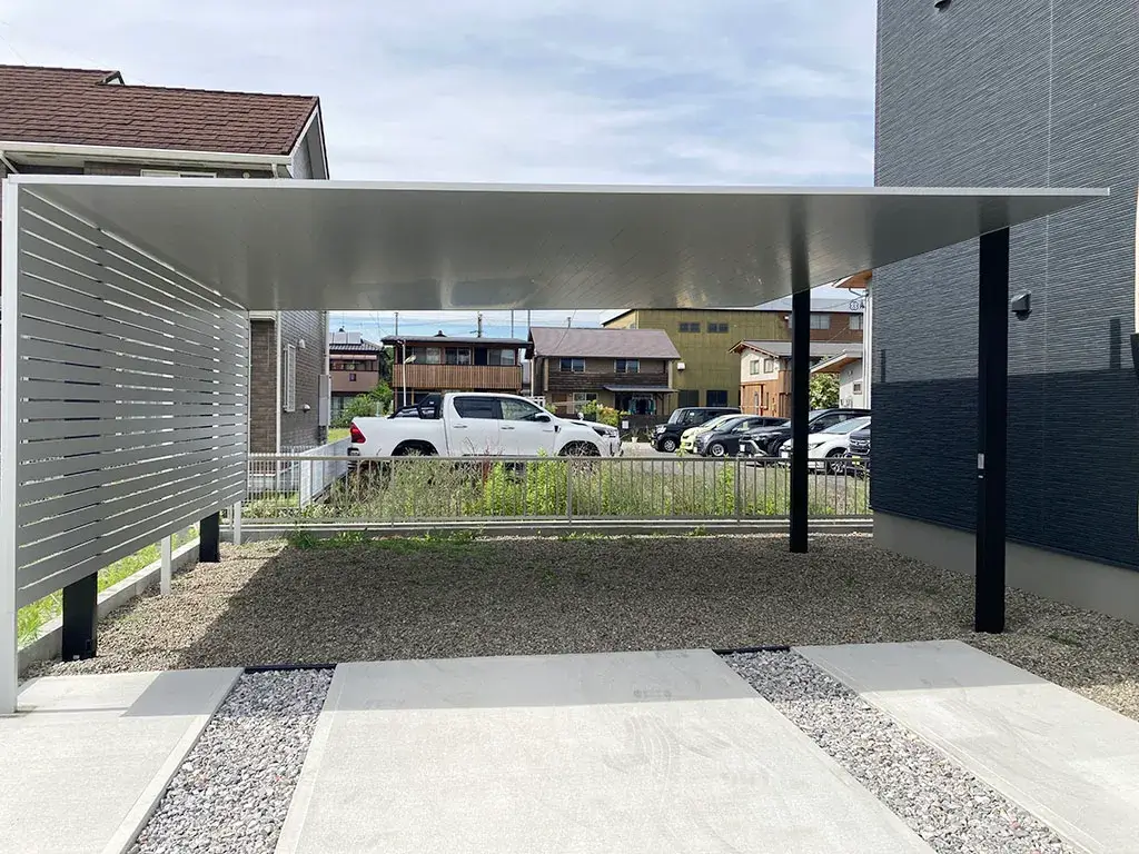 カーポートSCサイドパネル付き施工例