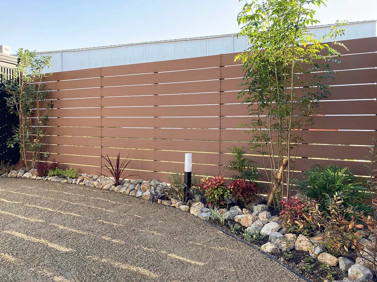 庭リフォーム植栽＆目隠しフェンス施工例