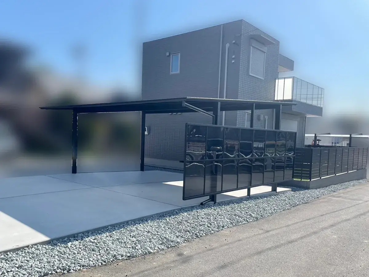 新築外構駐車場＆カーポート＆サイドパネル施工例