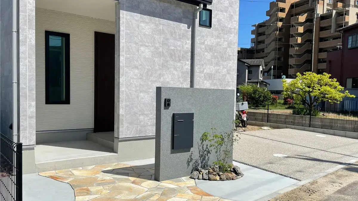 新築外構門袖＆洗い出し駐車場施工例