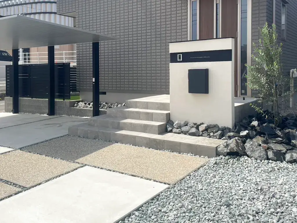 ガーテリア洗い出し＆タイル階段アプローチ施工例