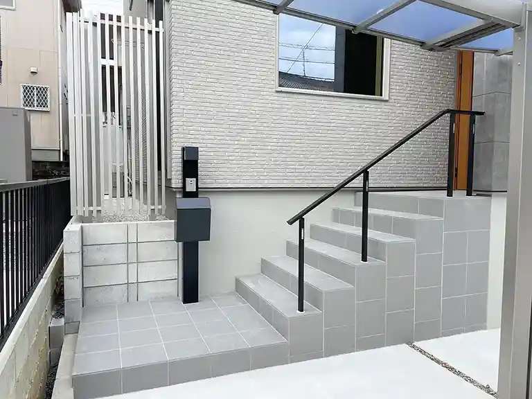 ガーテリアアプローチ手すり工事施工例