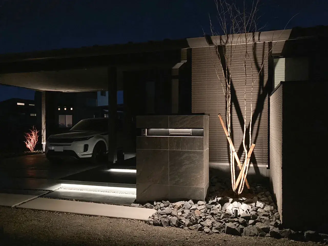 ガーテリア新築外構門柱＆玄関アプローチ施工例