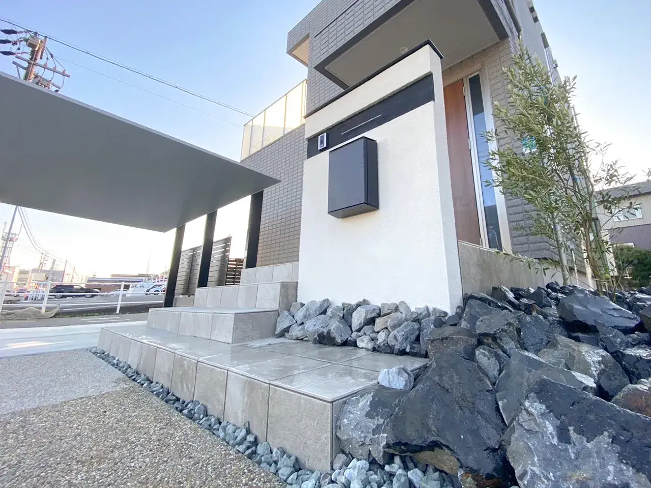 ガーテリア新築外構カーポート＆玄関まわり施工例