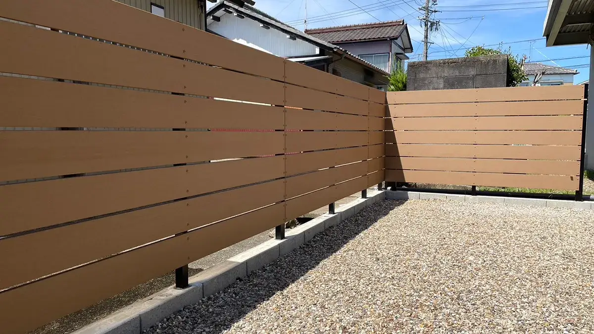 ガーテリア庭前目隠しフェンス施工例