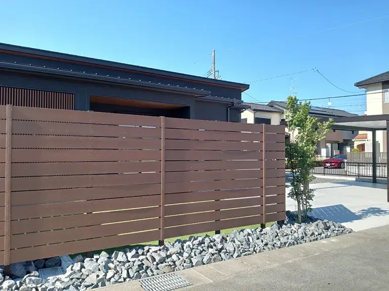 ガーテリア目隠しフェンス施工例