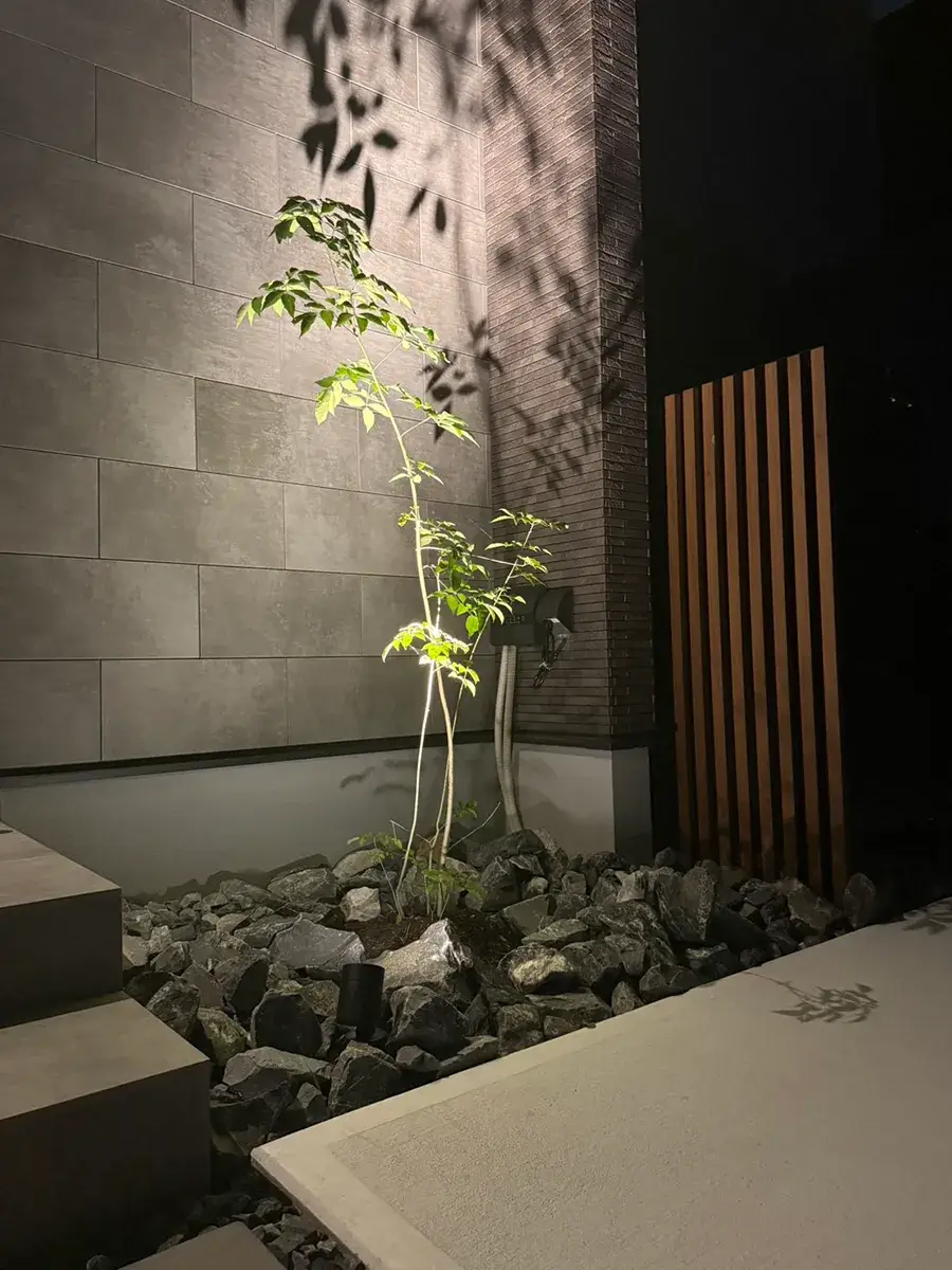ガーテリア新築外構夜間照明施工例