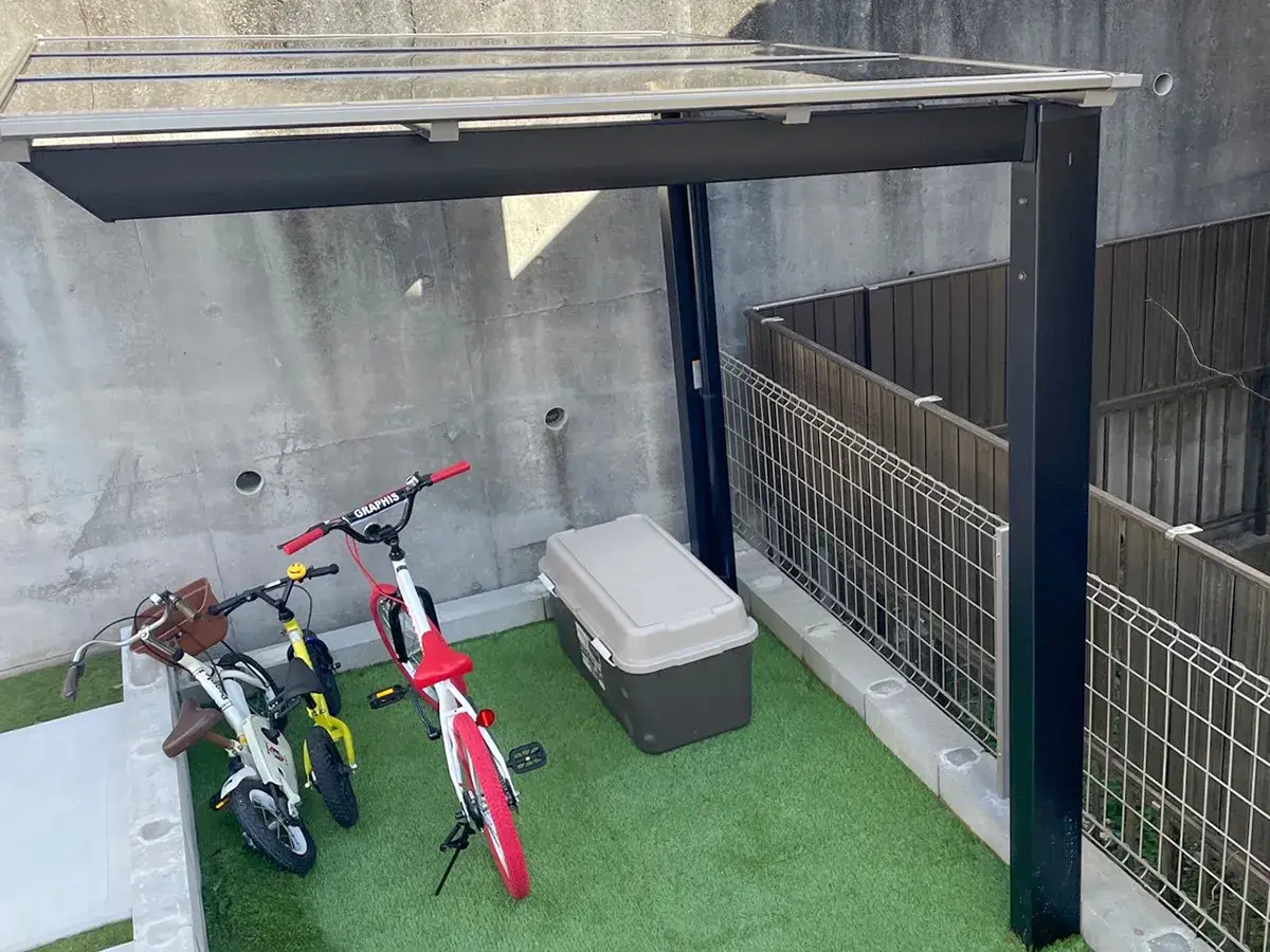 ガーテリアサイクルポート&人工芝施工例