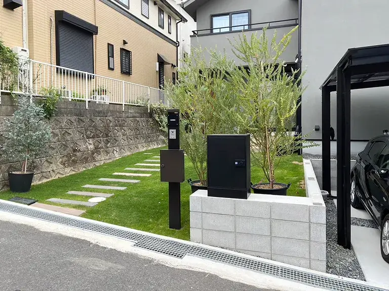 ガーテリア据え置き型宅配ボックス施工例