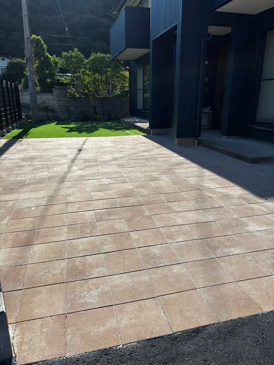 ガーテリアインターロッキング敷き工事施工例