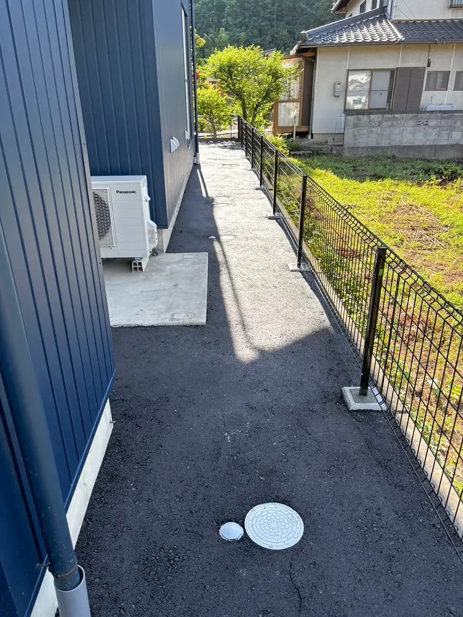 ガーテリア犬走りアスファルト工事施工例