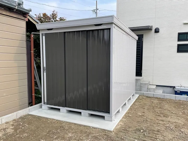 隣地境界物置設置例