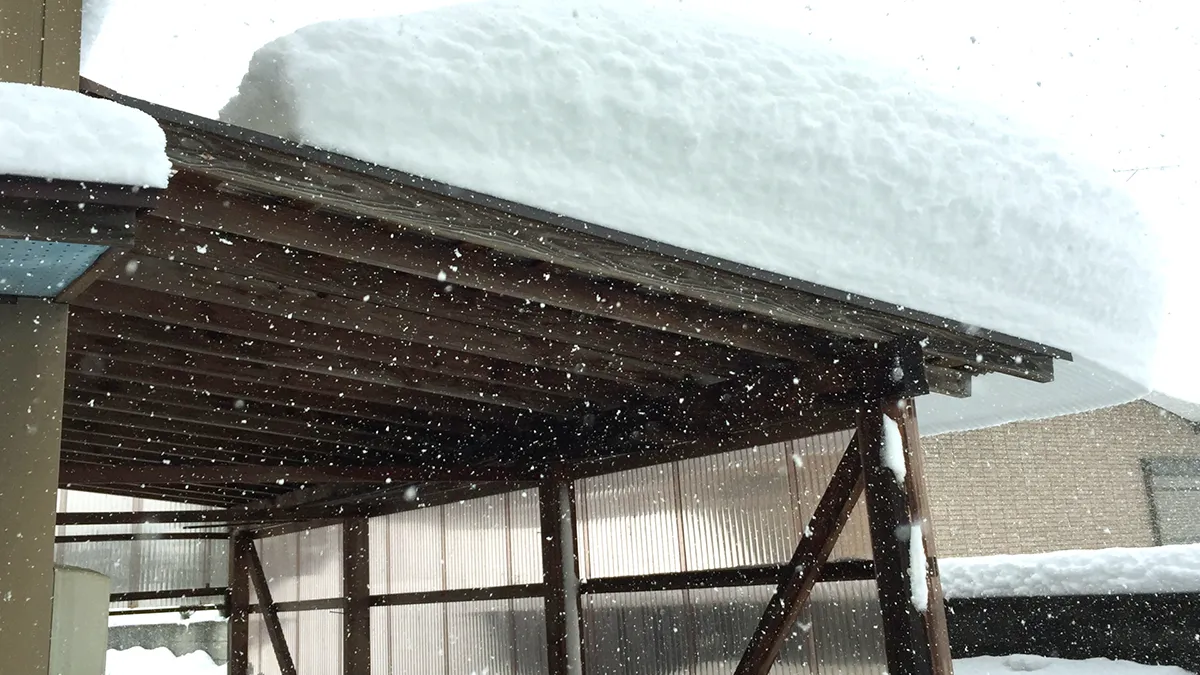 豪雪地帯のカーポート積雪