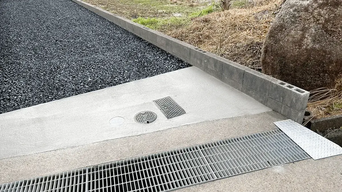 ガーテリア勾配をつけた外構排水工事施工例