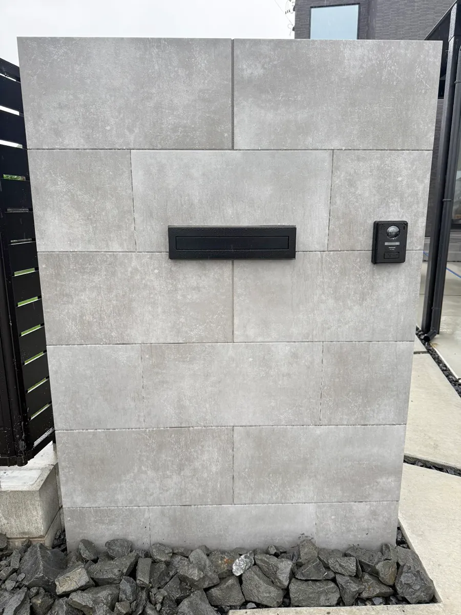 ガーテリア新築外構門柱工事施工例