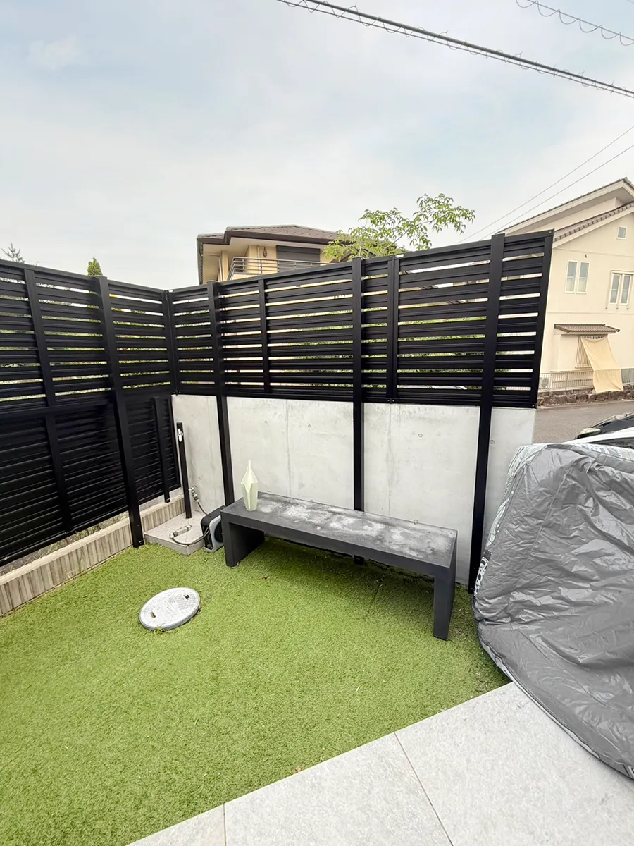 庭まわり目隠しフェンス施工例