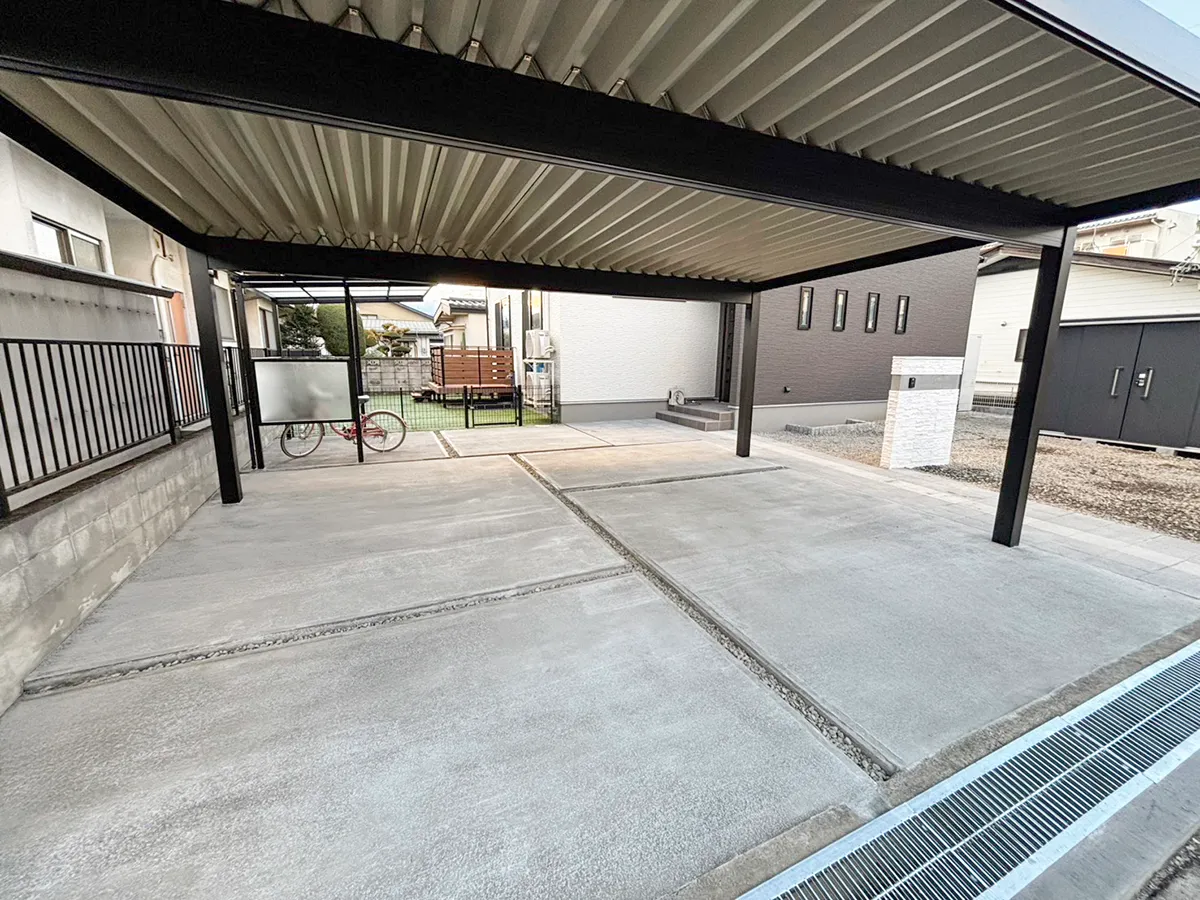新築外構折半カーポート施工例