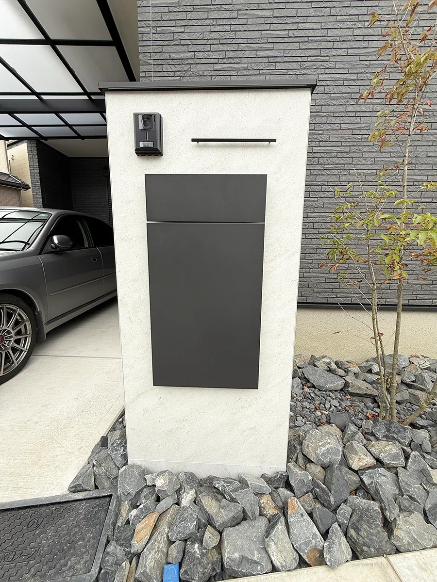 ガーテリア新築外構門柱工事施工例